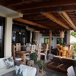 180 Degrees Self-catering Виктория